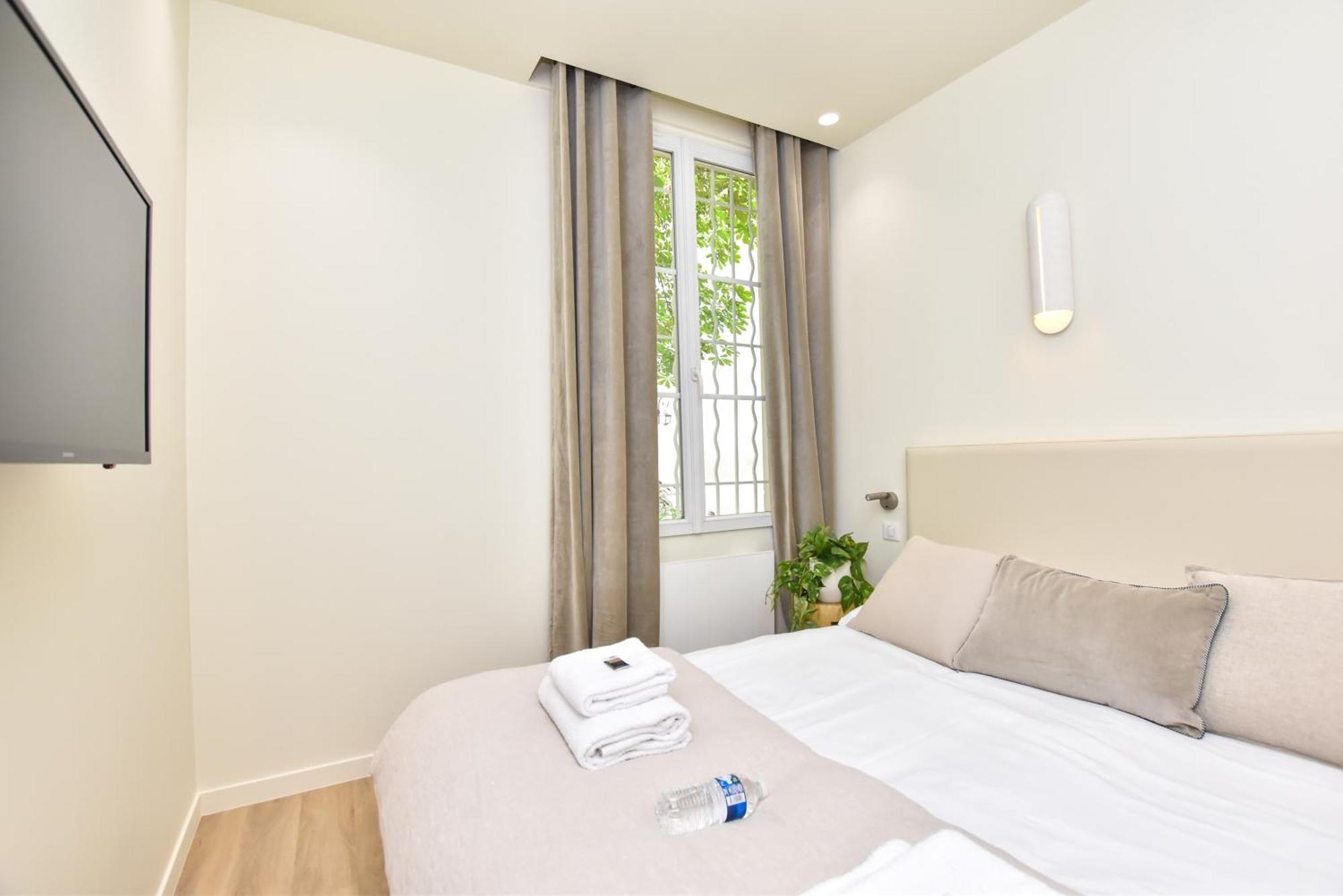 Apartamento Spacious - 3br-8p - Moulin Rouge *